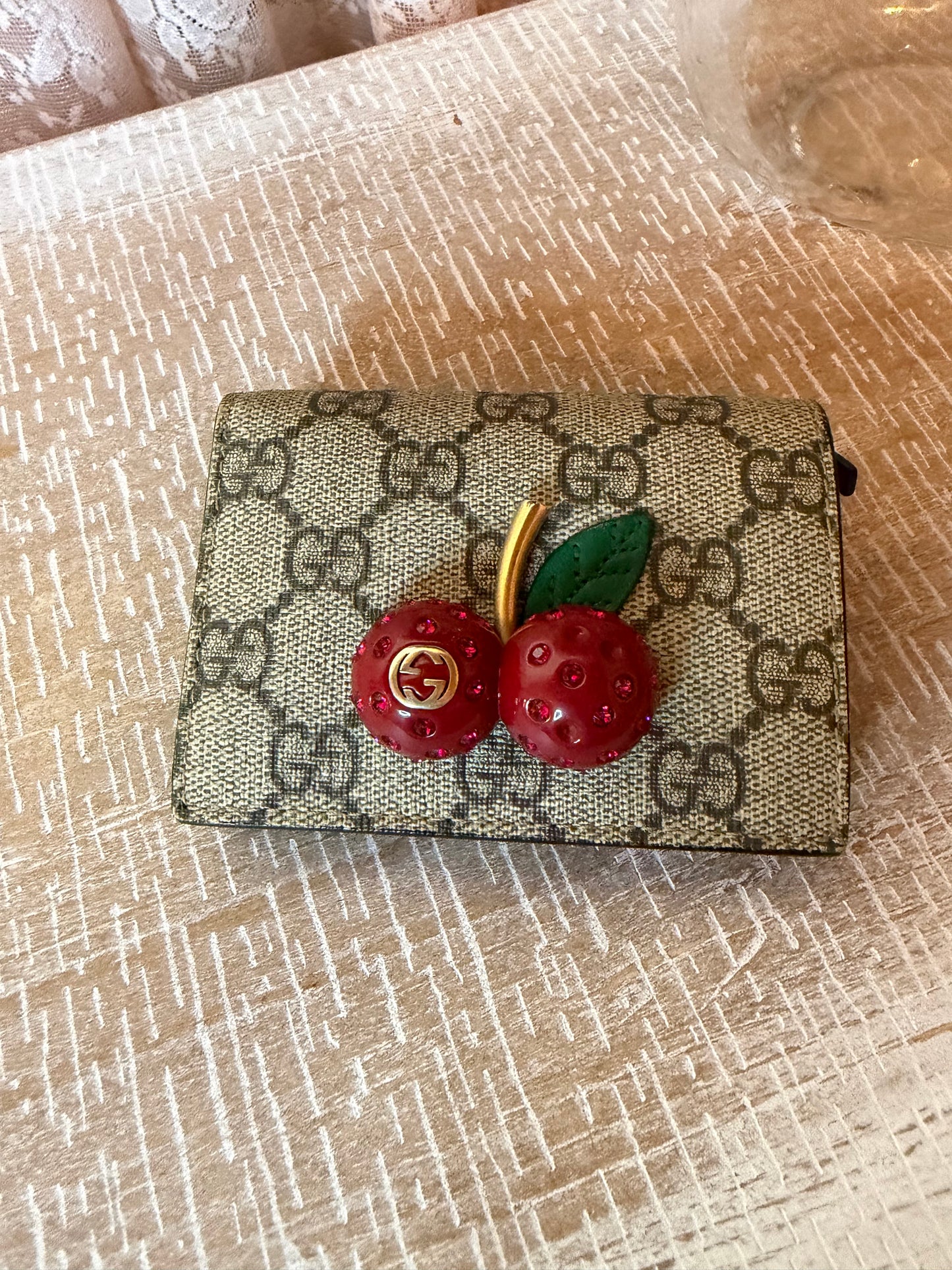 GUCCI Original GG Supreme Canvas Cherry Wallet