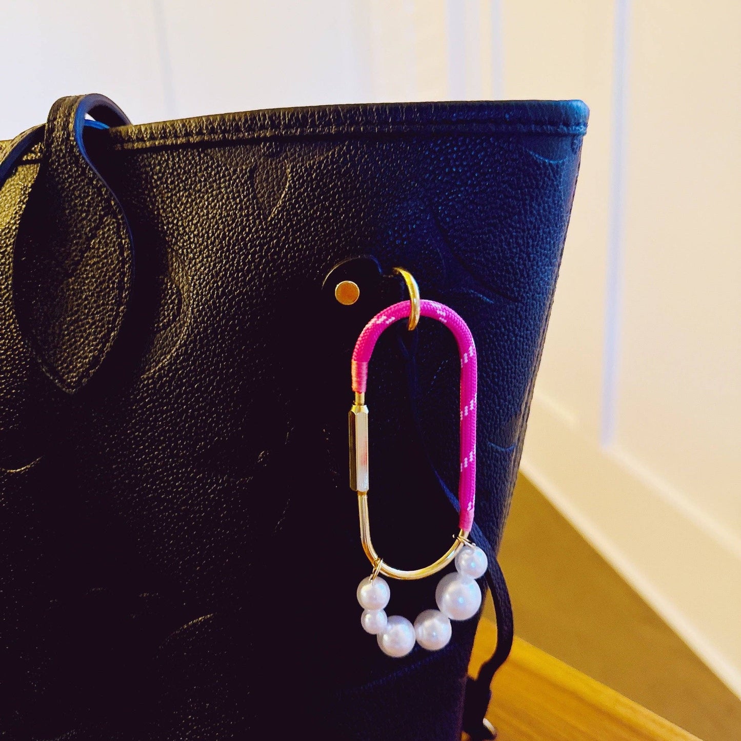 Ellison+Young - Roped And Pearled Shackle Bag Charm - Green