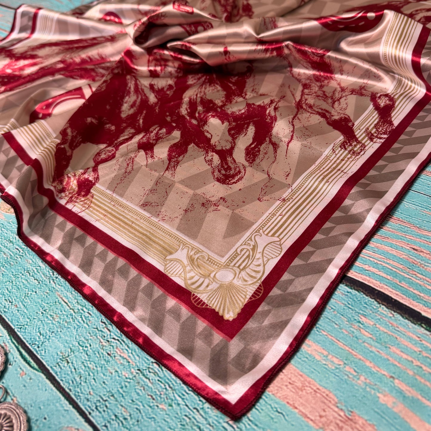 RUNNING HORSES PRINT WILD RAG 36X36 - Khaki/Red