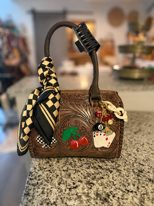 Checkmate medium speedy with accessory set included!