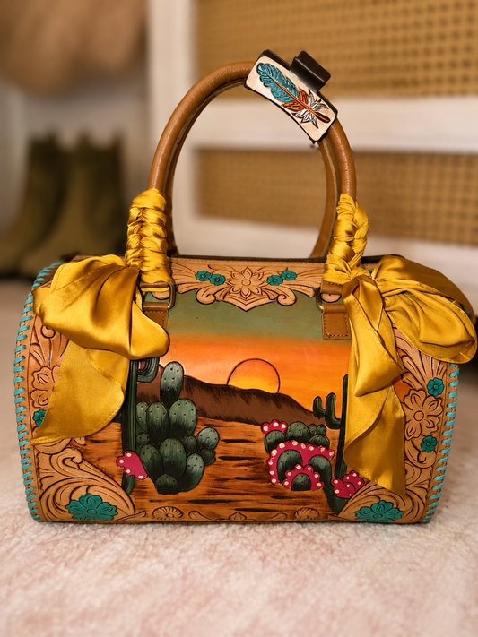 Desert Darling large speedy hang bag. Includes wild rags.