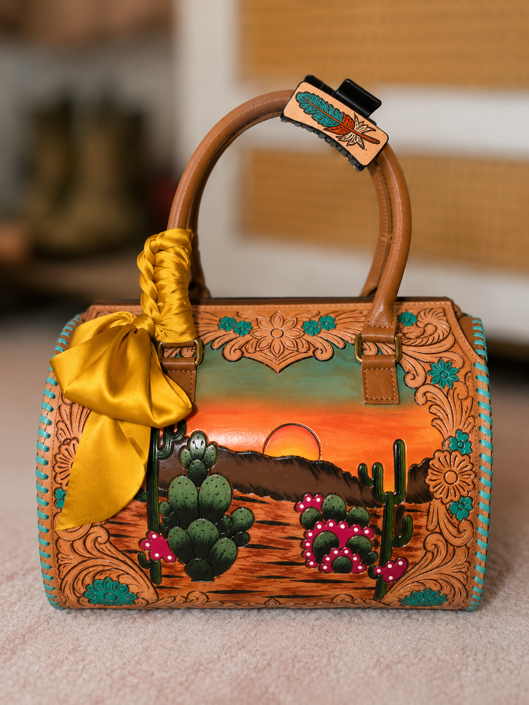 Desert darling medium speedy handbag. Accessories included!