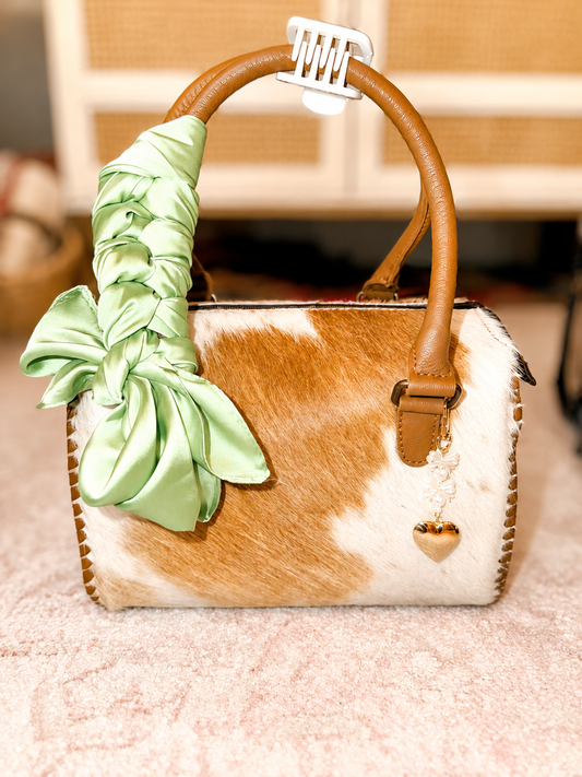 Mint to be medium cowhide speedy handbag with accessories set included!