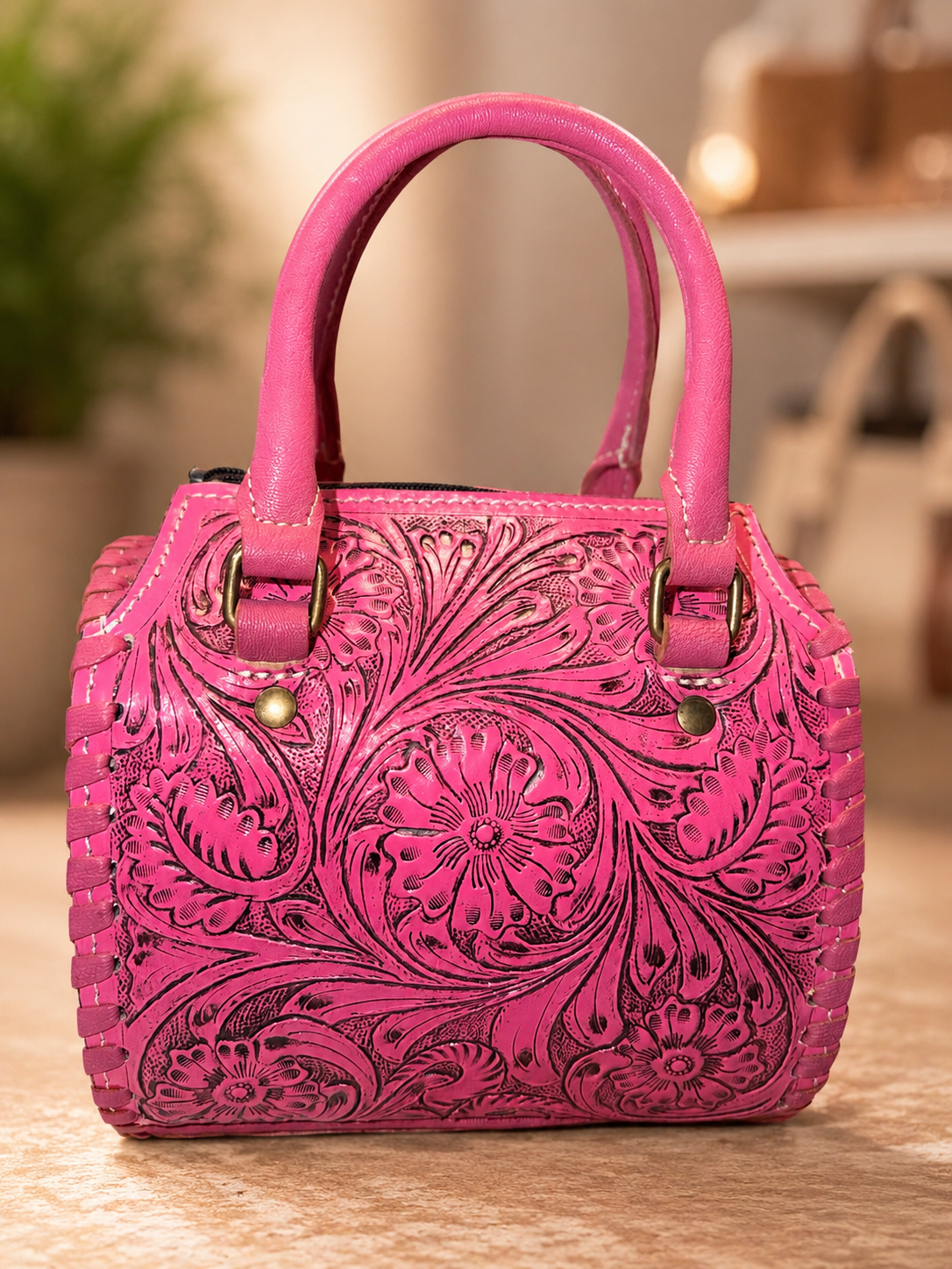 Small Pink Speedy handbag with crossbody strap!