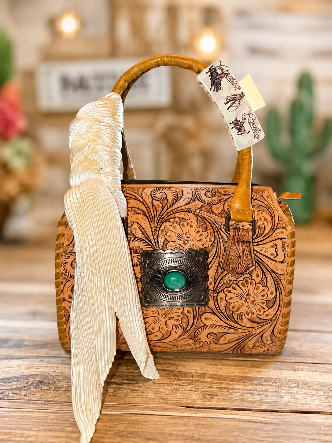Ivory Mesa medium speedy handbag with wild rag and clip included!