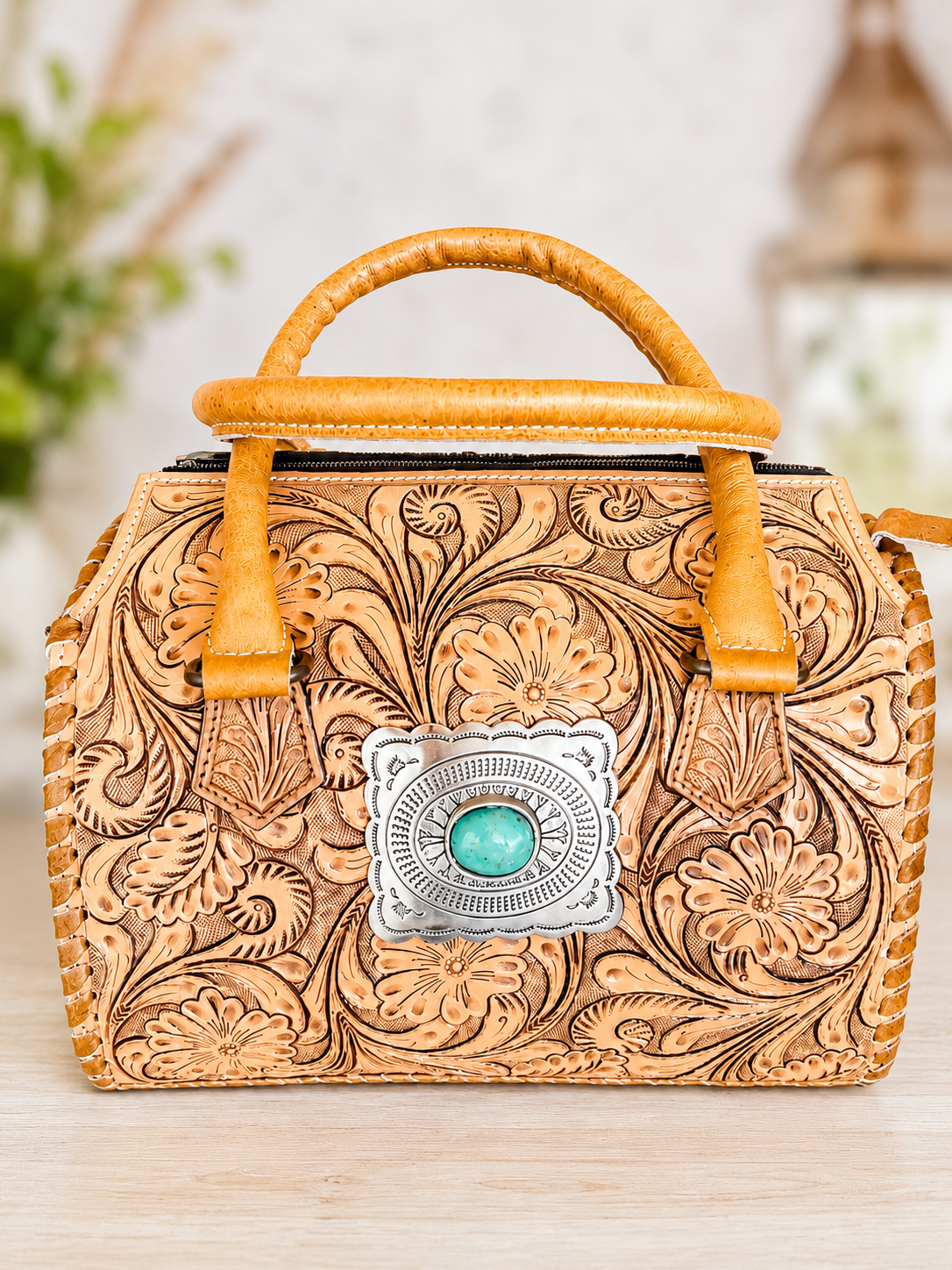 The Cowgirl Classic medium speedy handbag!