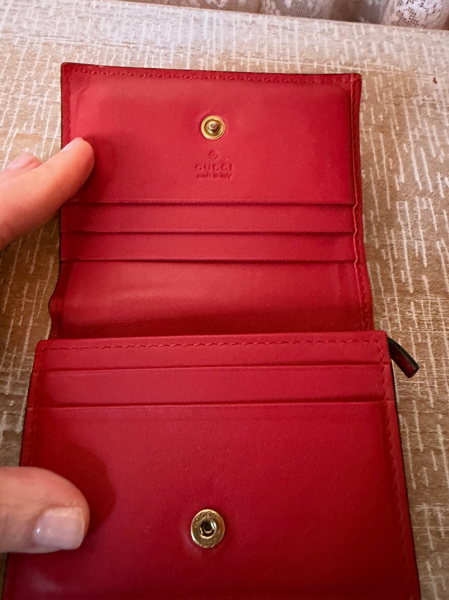 GUCCI Original GG Supreme Canvas Cherry Wallet