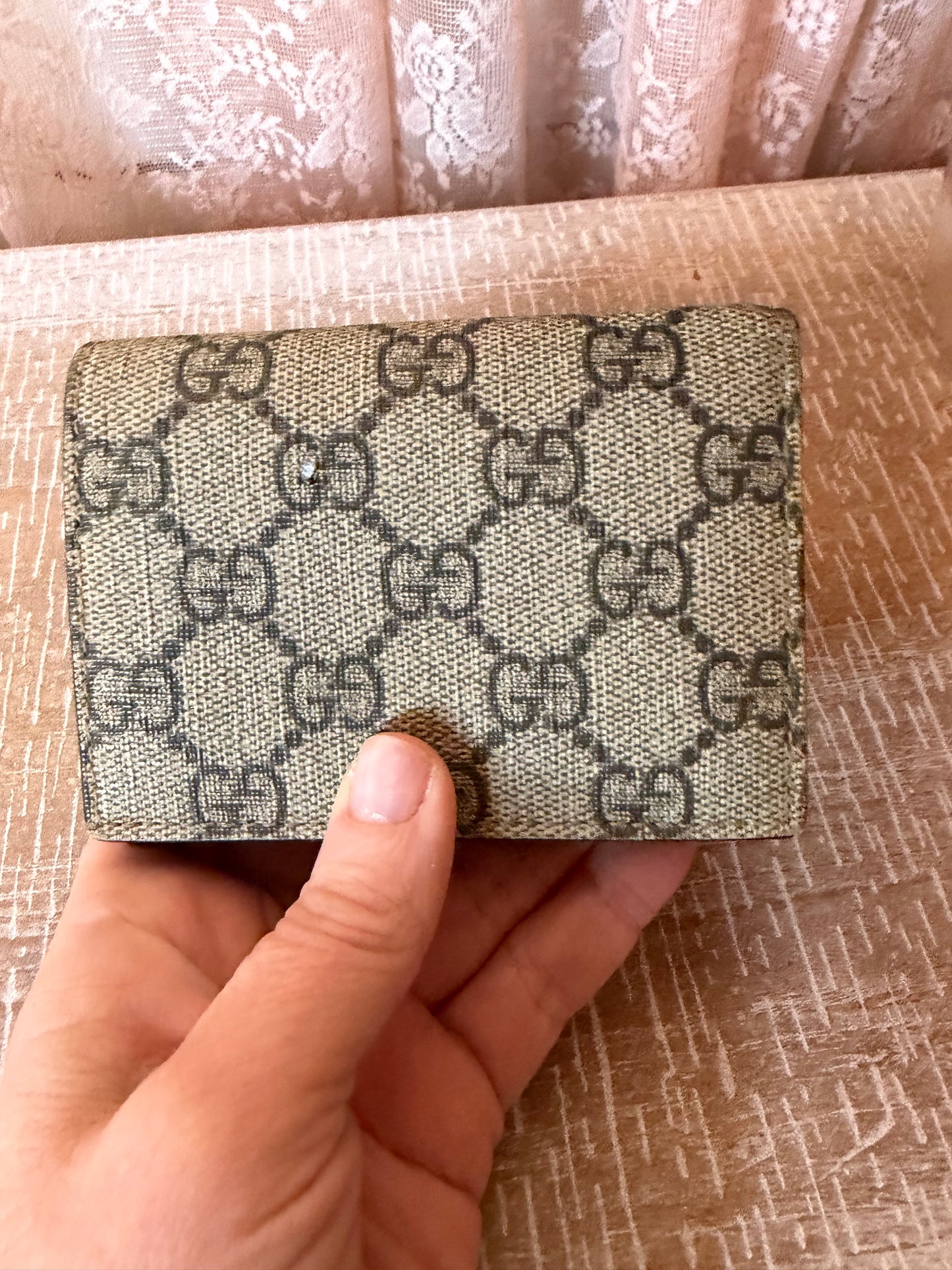 GUCCI Original GG Supreme Canvas Cherry Wallet