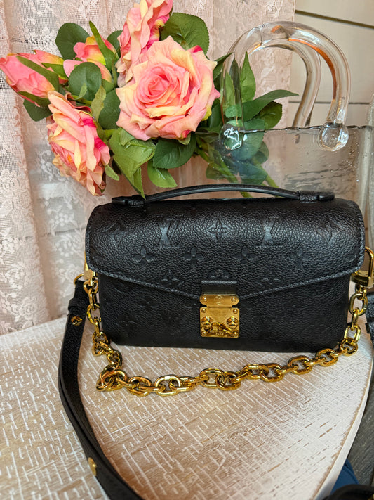 Pochette Métis East West Louis Vuitton  Monogram Empreinte Leather- Includes -full box set