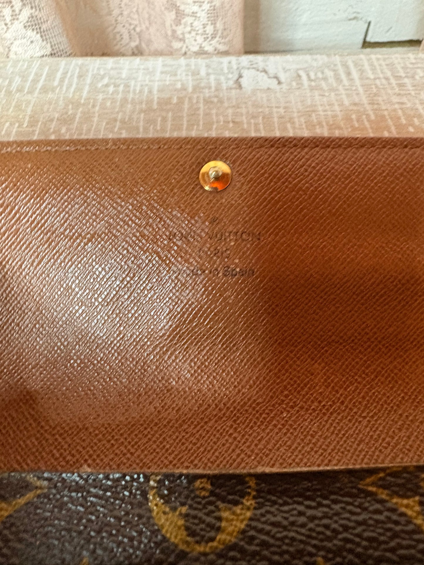 Louis Vuitton Vintage Wallet w/unbranded detached chain