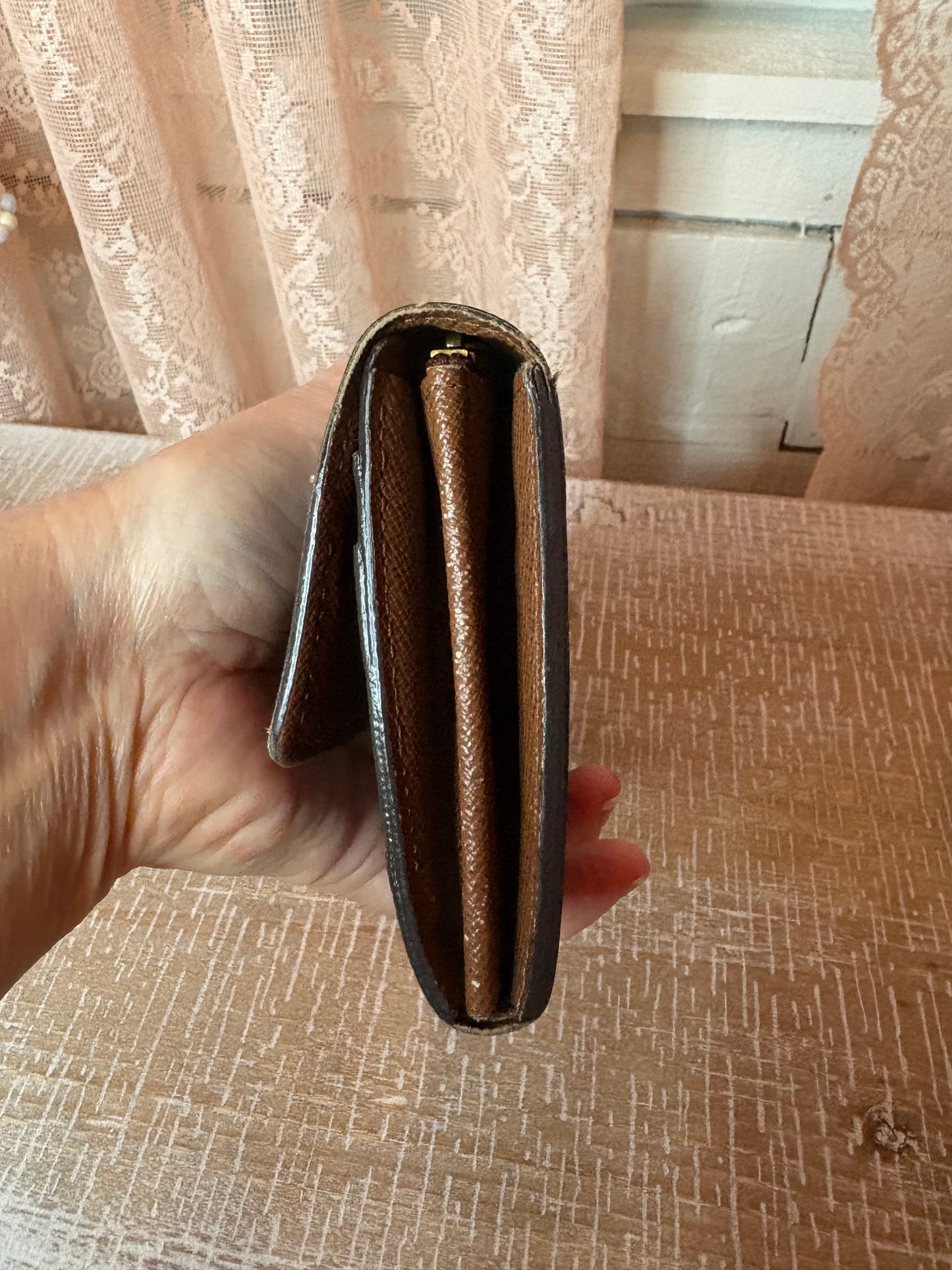 Louis Vuitton Vintage Wallet w/unbranded detached chain