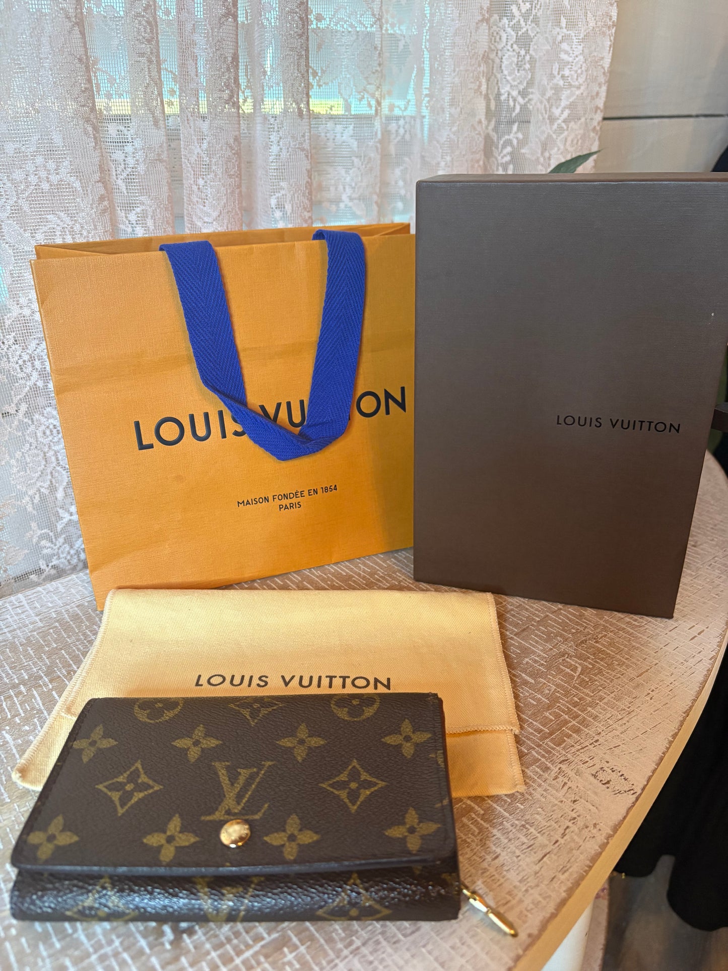 Louis Vuitton Monogram Tresor M61730 Wallet