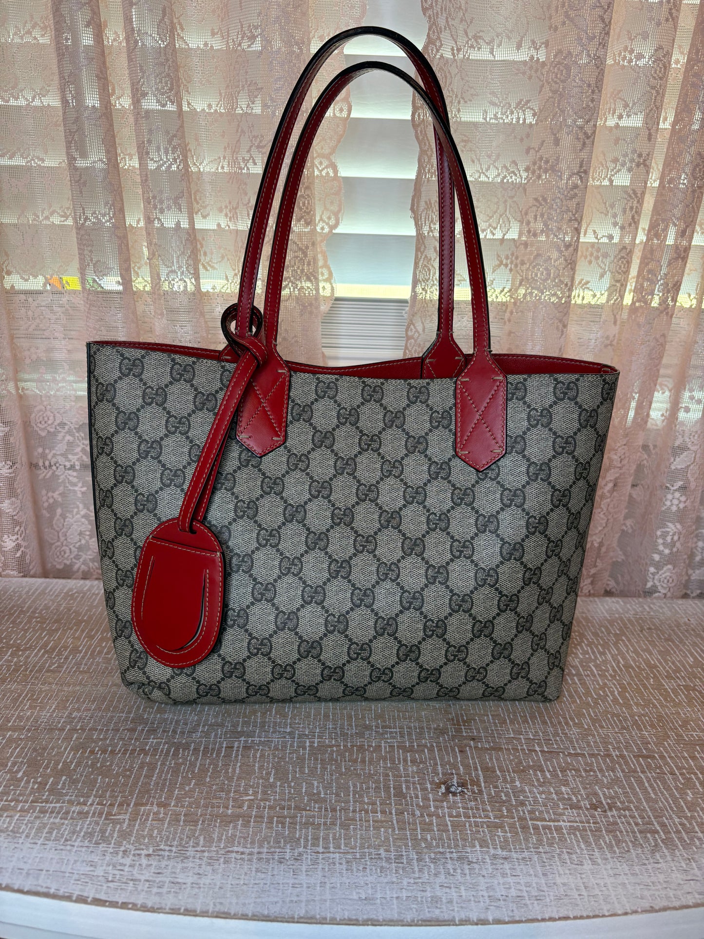 Gucci GG Supreme Medium Reversible Tote