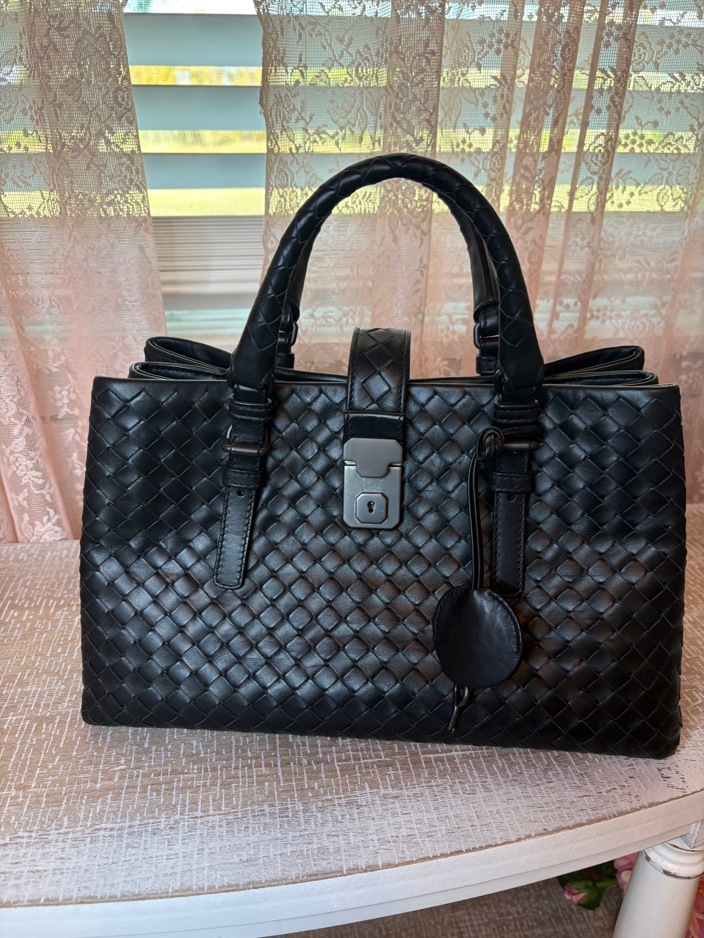 Bottega Veneta Roma Medium Tote – Black Leather