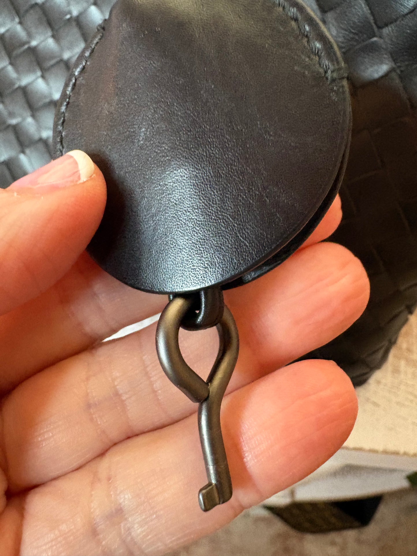 Bottega Veneta Roma Medium Tote – Black Leather