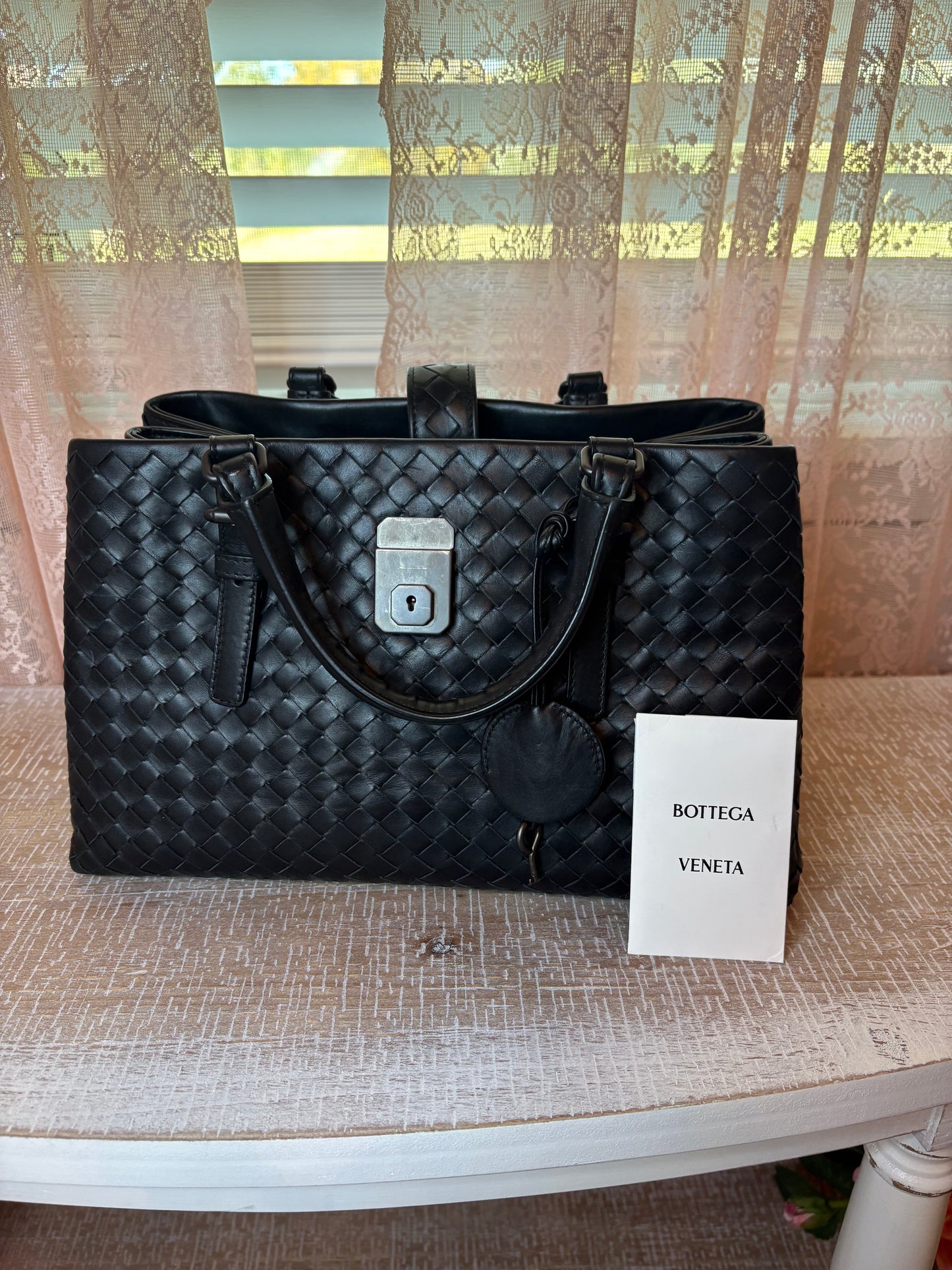 Bottega Veneta Roma Medium Tote – Black Leather