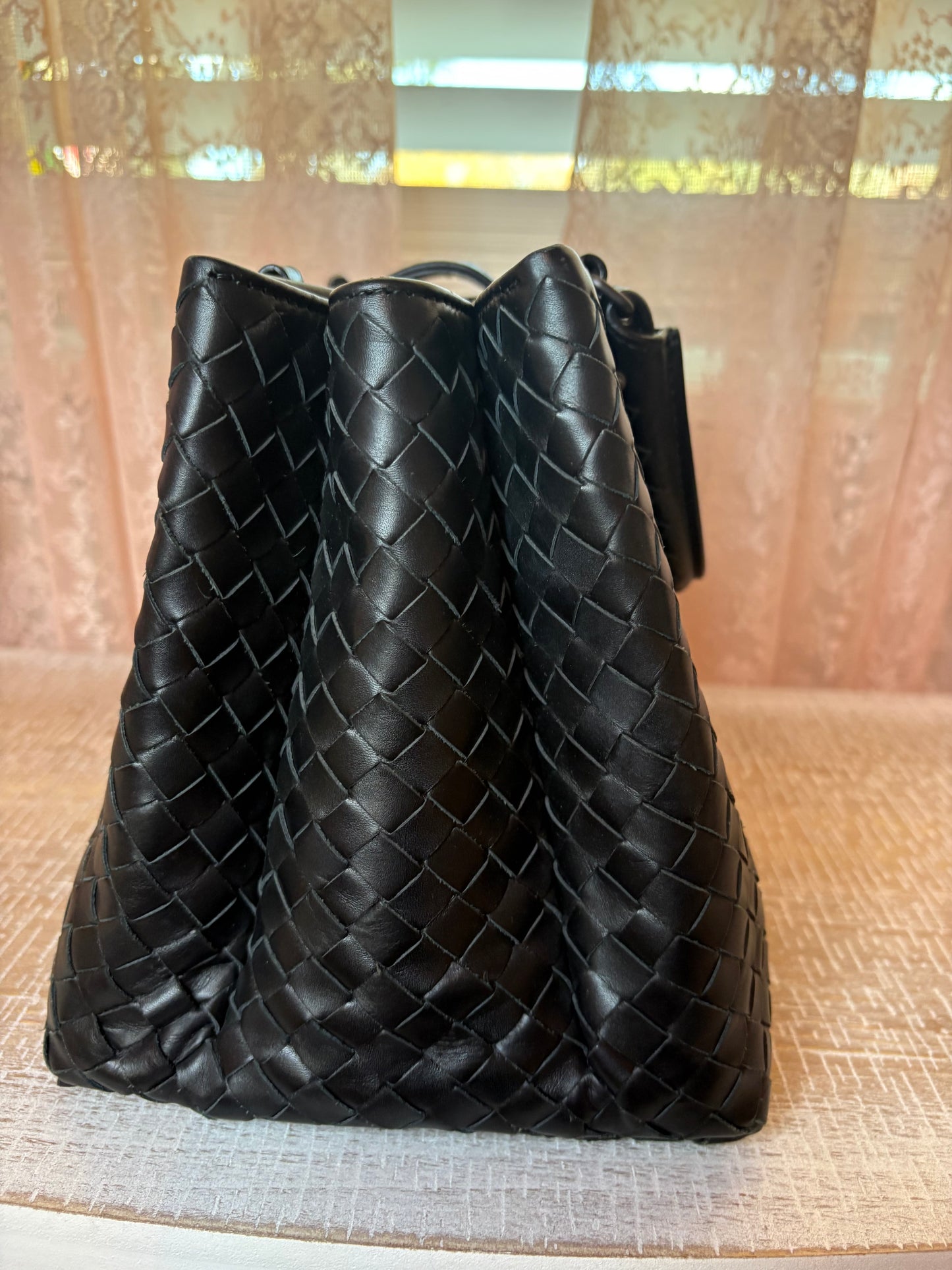 Bottega Veneta Roma Medium Tote – Black Leather