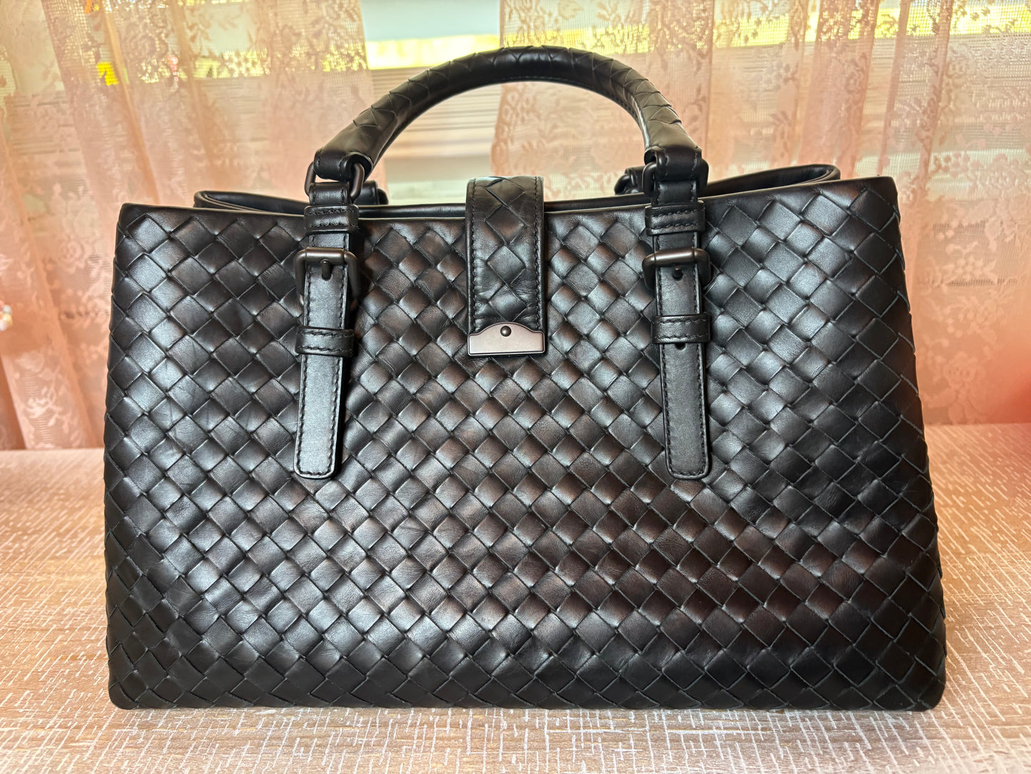 Bottega Veneta Roma Medium Tote – Black Leather