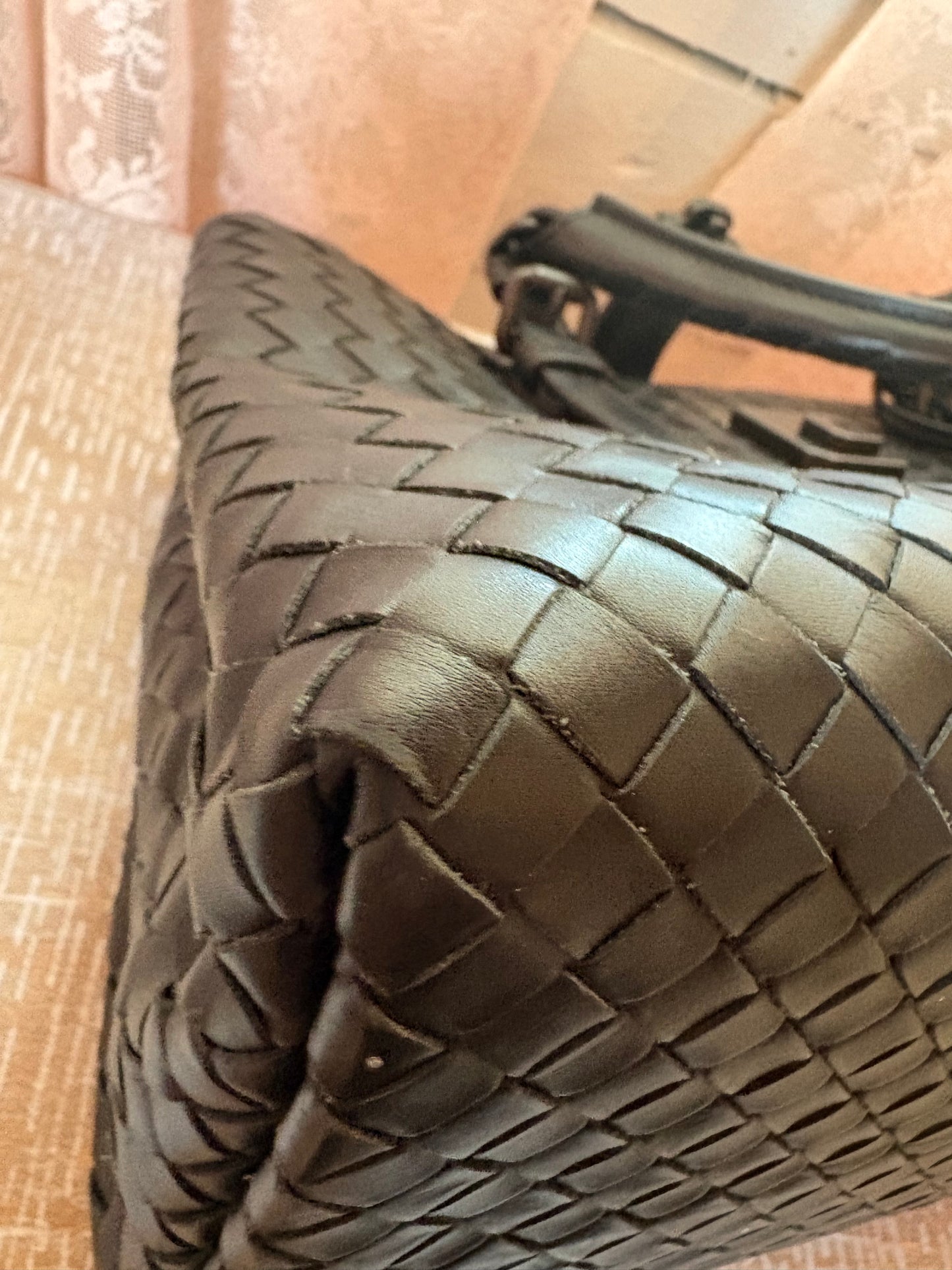 Bottega Veneta Roma Medium Tote – Black Leather