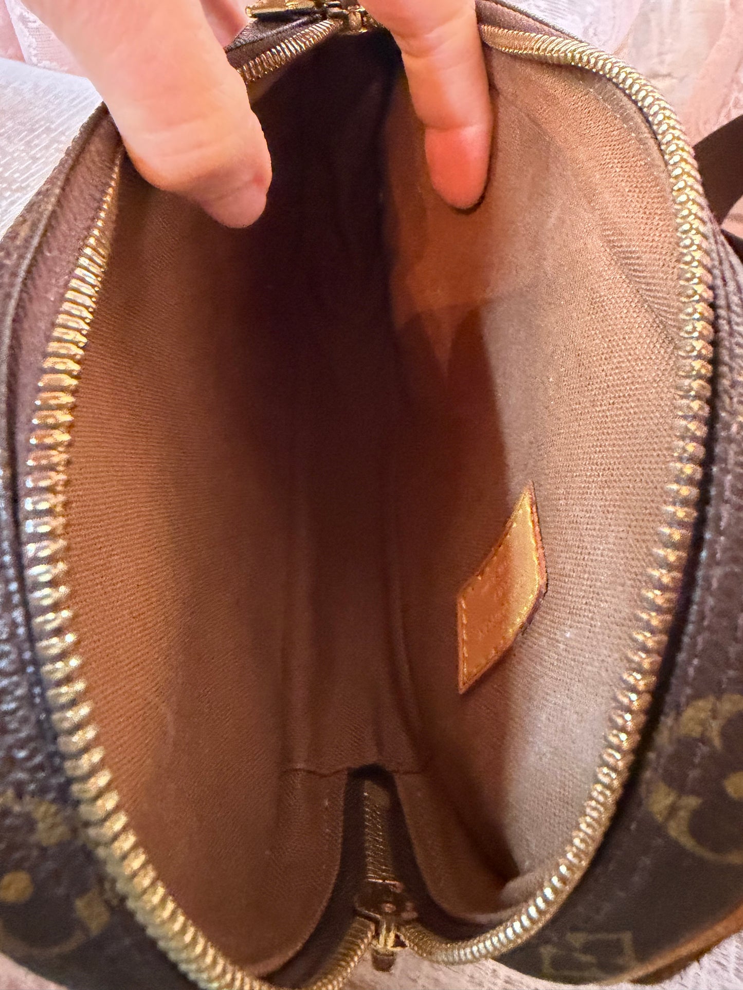 Louis Vuitton Pochette Gange – Monogram Canvas