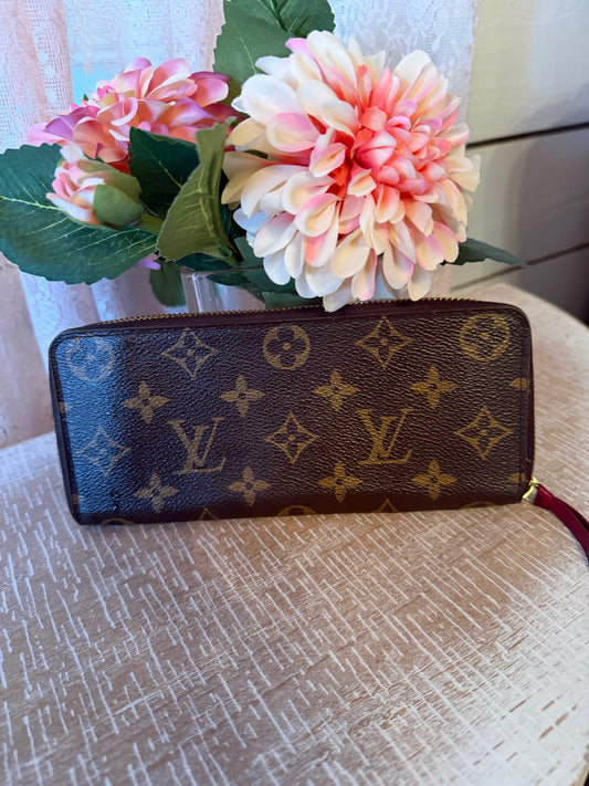 Louis Vuitton Zippy Wallet