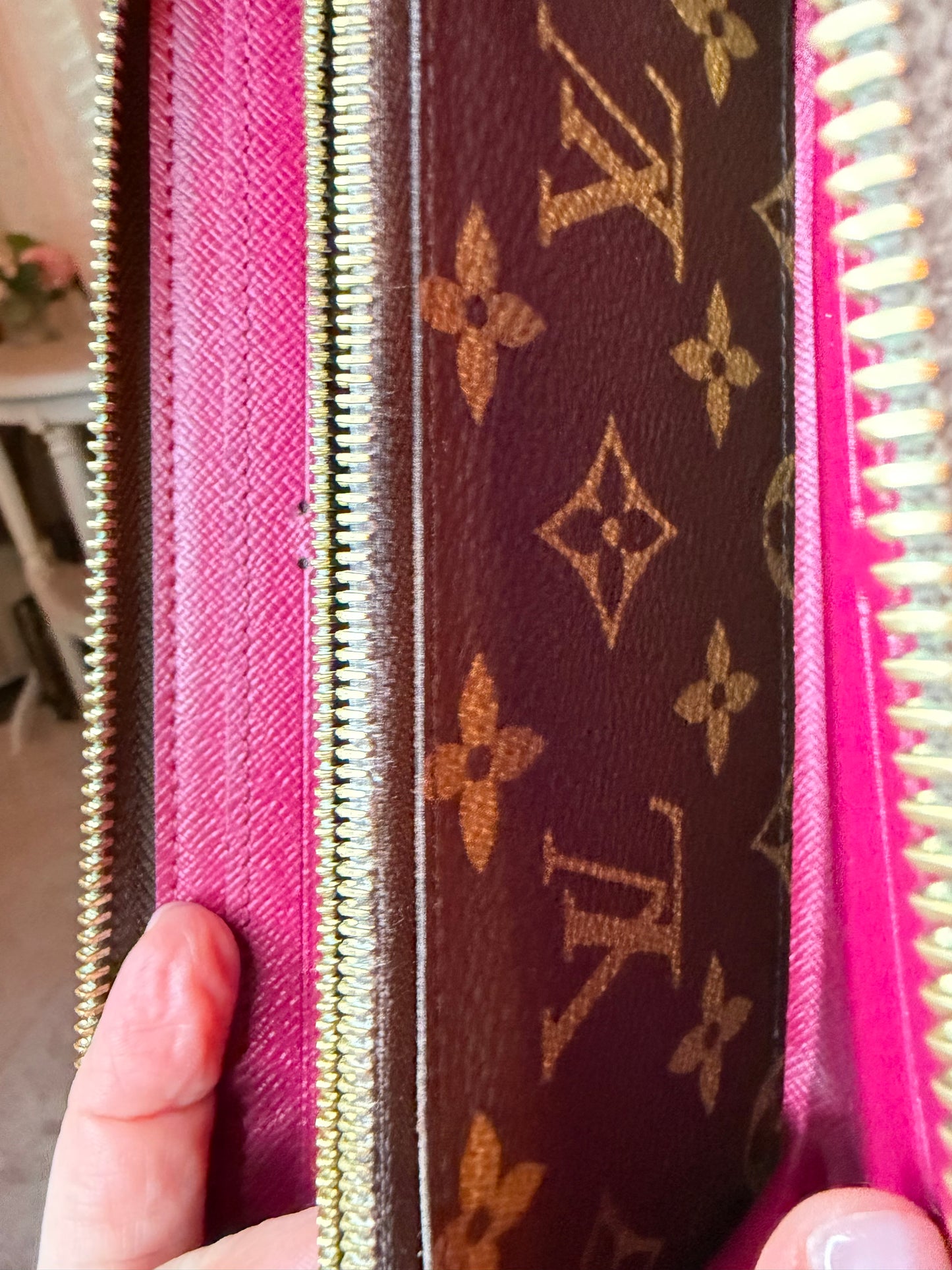 Louis Vuitton Zippy Wallet