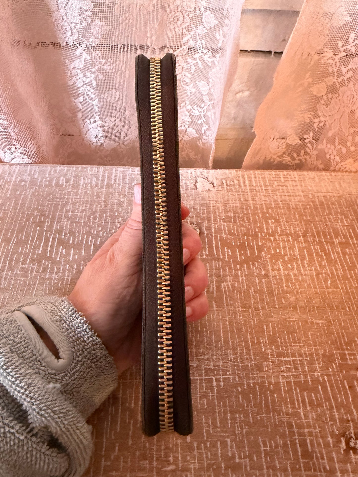 Louis Vuitton Zippy Wallet