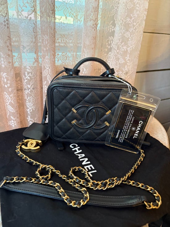 Chanel Caviar Quilted Small CC Filigree Vanity Case (Black)