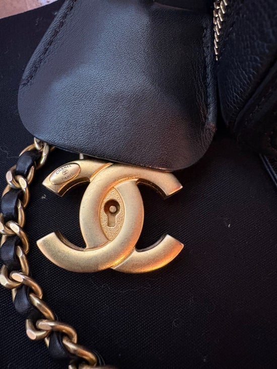 Chanel Caviar Quilted Small CC Filigree Vanity Case (Black)