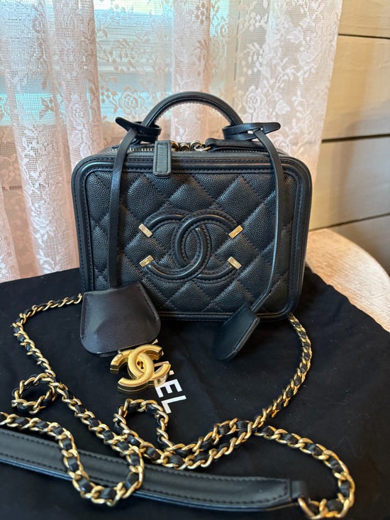 Chanel Caviar Quilted Small CC Filigree Vanity Case (Black)