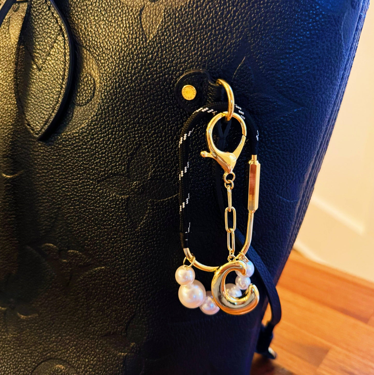 Ellison+Young - Roped And Pearled Shackle Bag Charm - Green