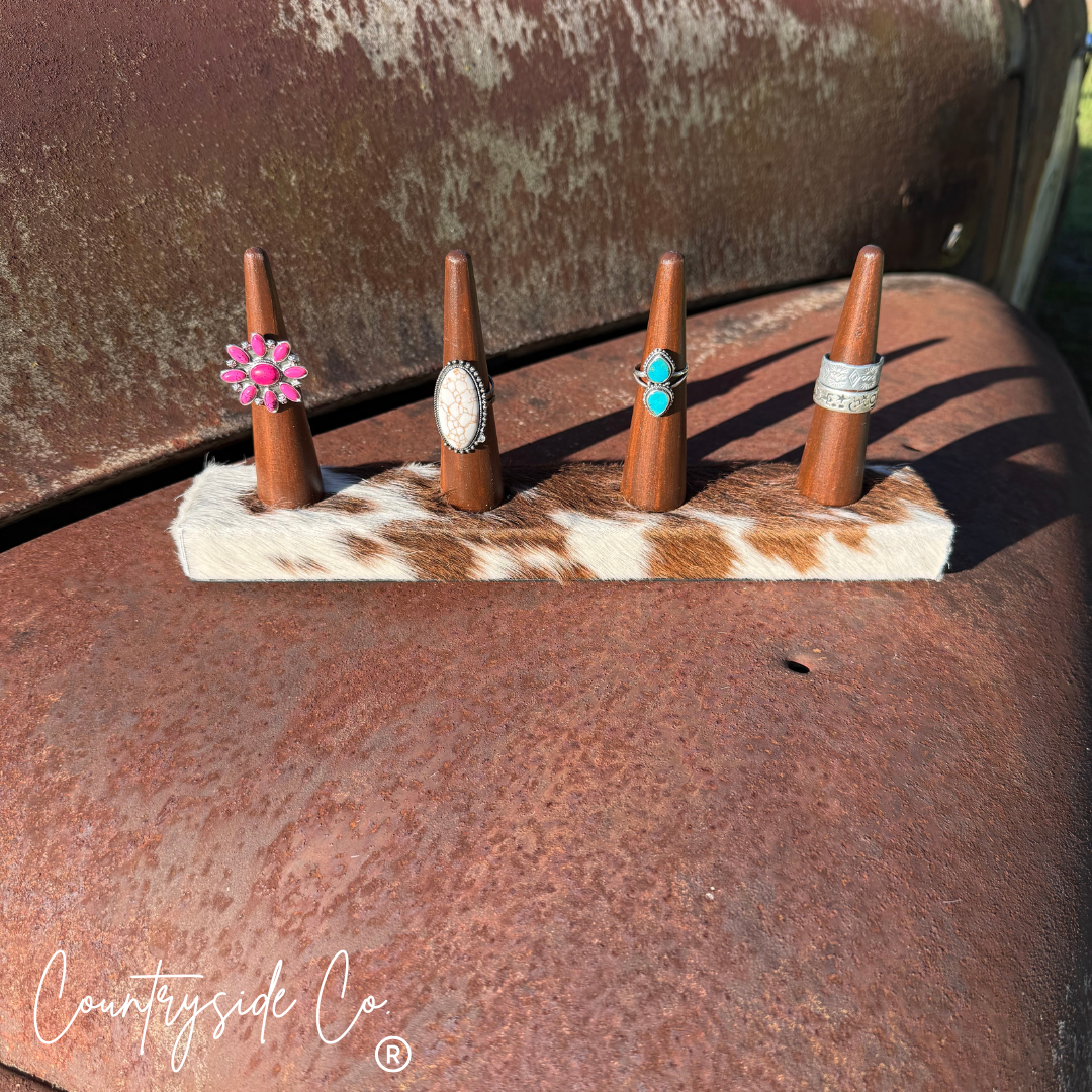 Countryside Co. - Ring Cowhide Holder Display
