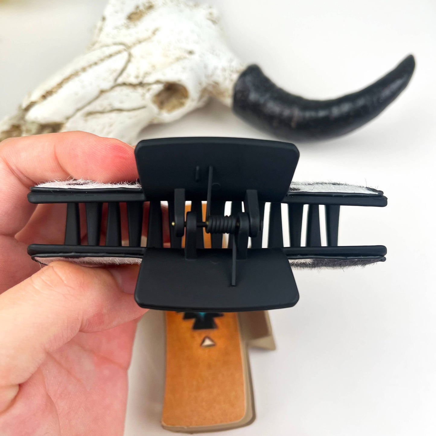 Western cowboy vintage leather hair claw clip - 90019