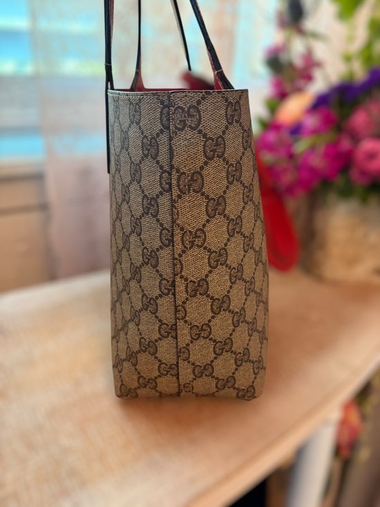 Gucci GG Supreme Medium Reversible Tote